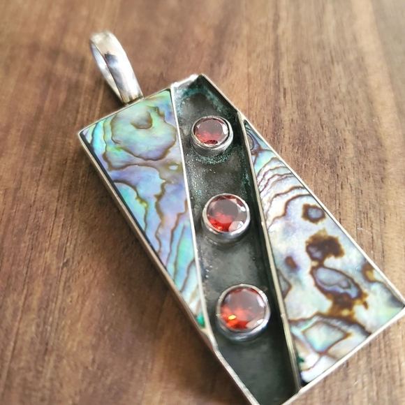 3 Jewel silver and shell pendant - Picture 3 of 5